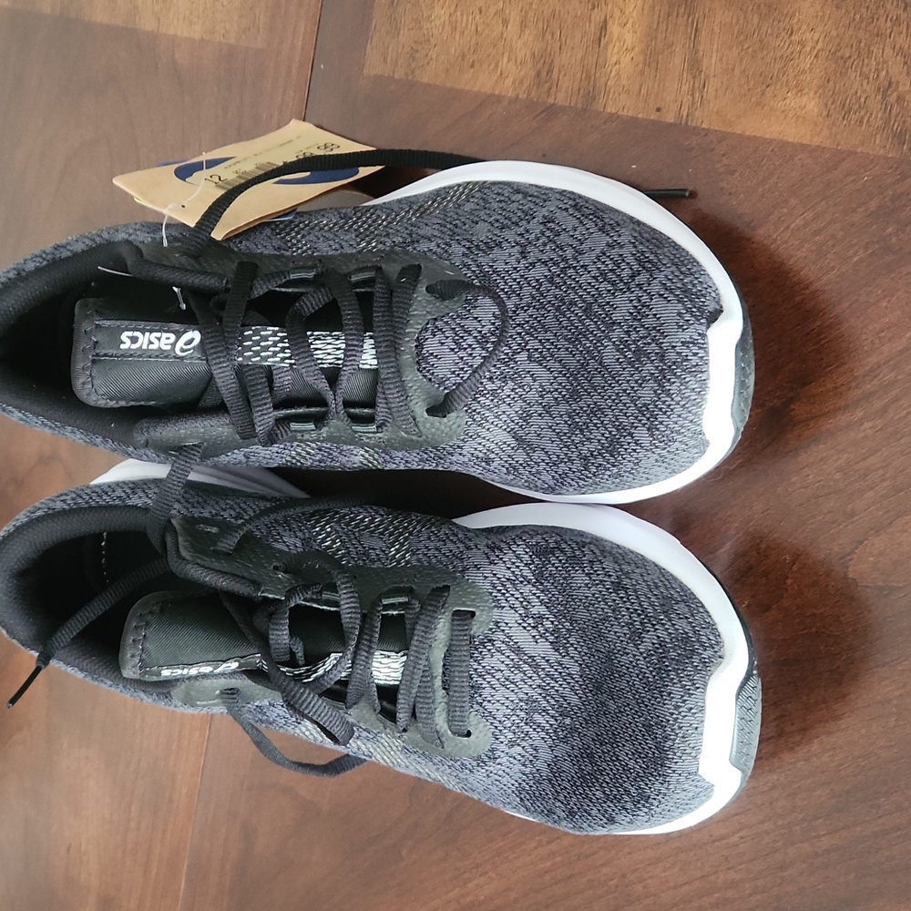 Running shoe - Picture 2 of 4